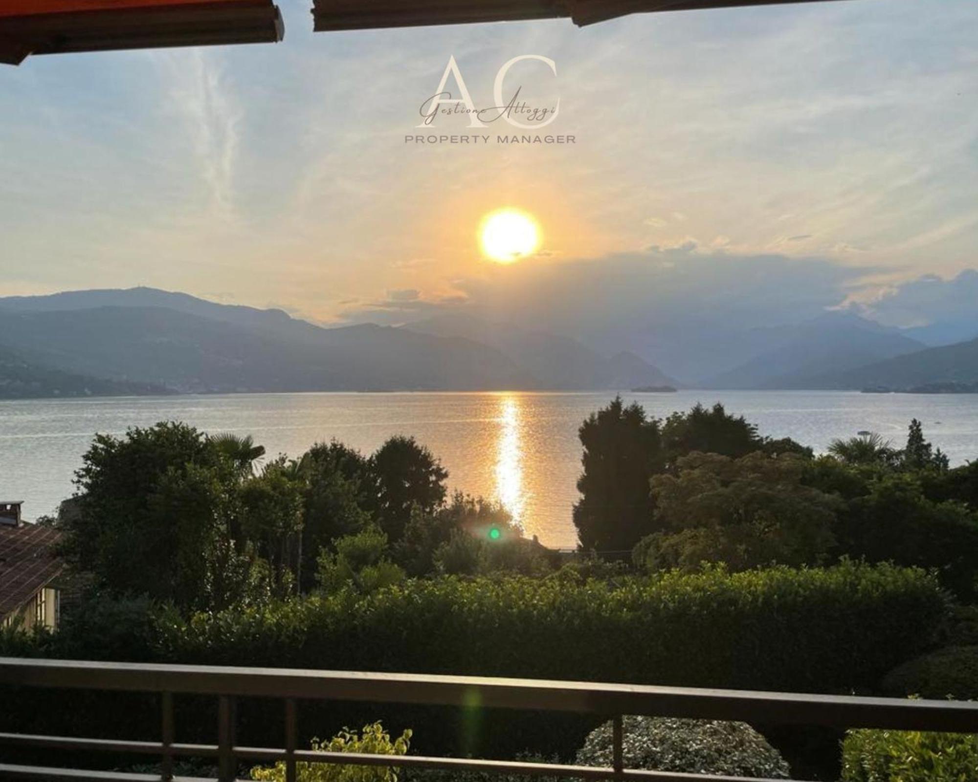 The House On The Lake Reno Di Leggiuno Luaran gambar